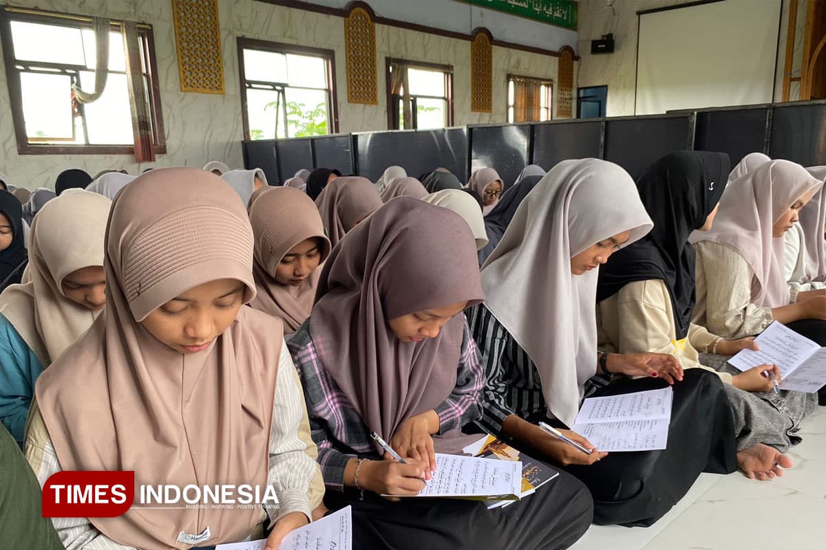 Pesantren di Jombang Ini Gunakan Metode 3 Bahasa dalam Ngaji Kitab Kuning